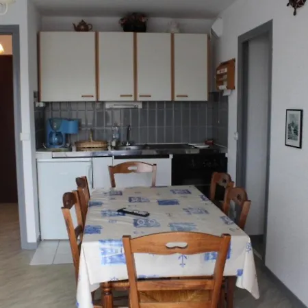 Апартаменты T2 A Fort-mahon-plage, A Deux Pas De La Et Du Club De Voile, Parking Inclus - Fr-1-482-2 *